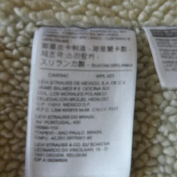 Levis Strauss & Co. women’s Jean Jacket size Medium With Sherpa Fleece Lining - Picture 6 of 16